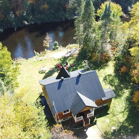 Chalet Riviere - Bord De Riviere - Romantique Saint-Alexis-des-Monts Exterior photo