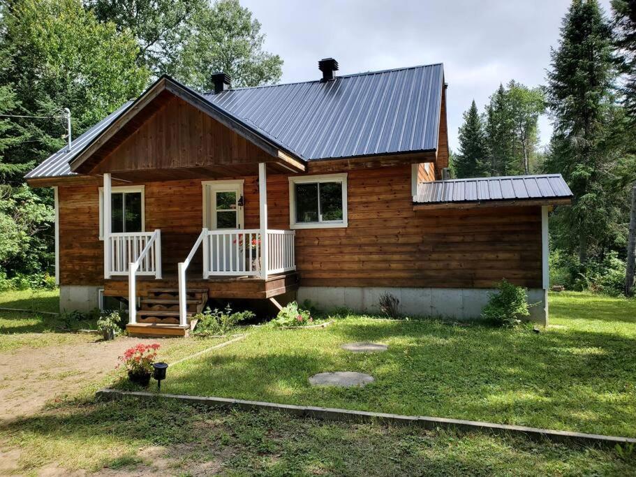 Chalet Riviere - Bord De Riviere - Romantique Saint-Alexis-des-Monts Exterior photo